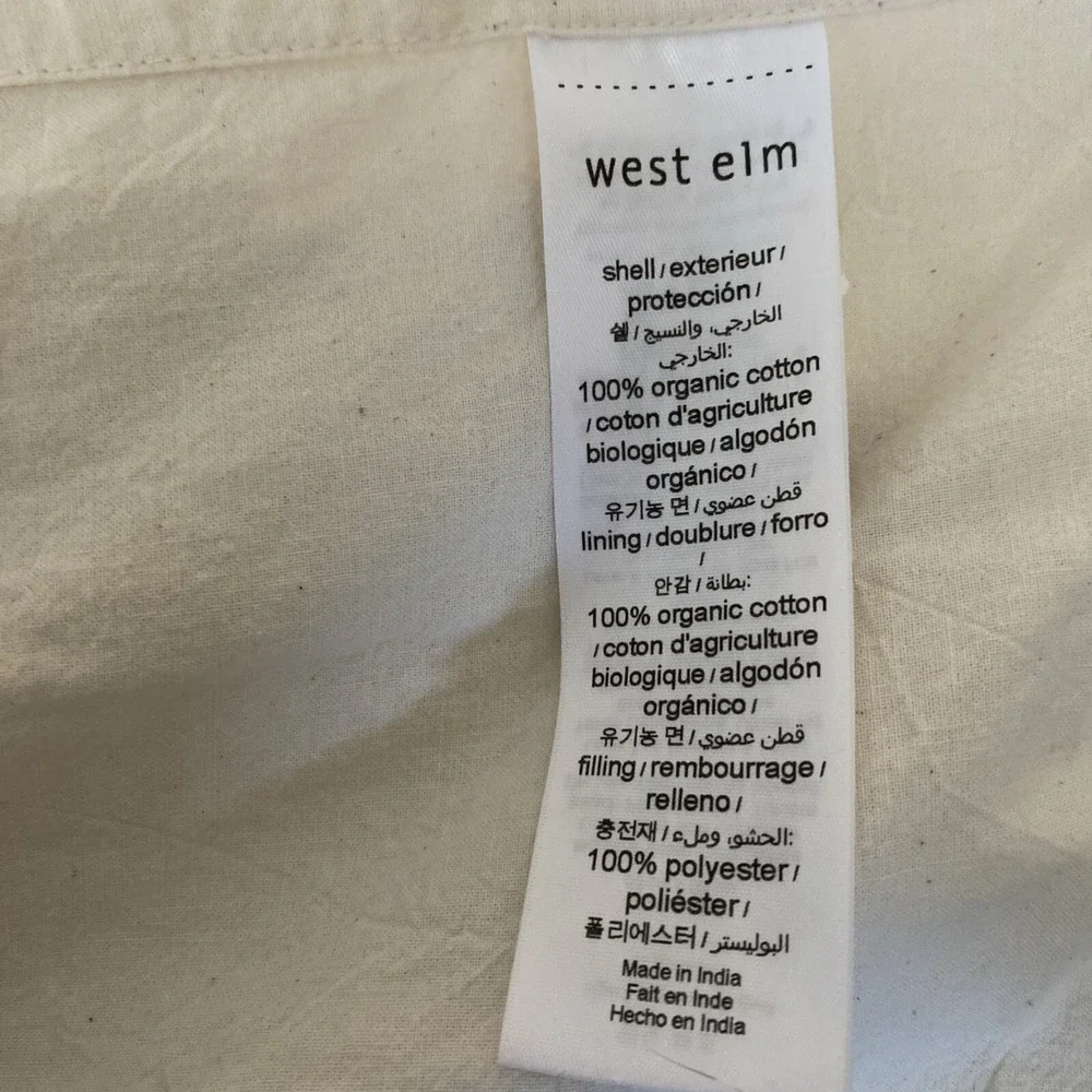West Elm Pottery Barn white fluffy 26‎ x 26 pillow shams set of 2